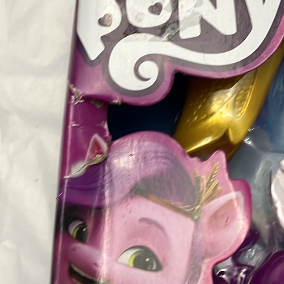 NWT My Little Pony Crystal Adventure Princess Petals and Sunny Starscout 3" - Picture 7 of 8